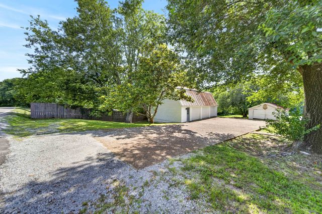 3798 McCandless Rd, Columbia, TN 38401