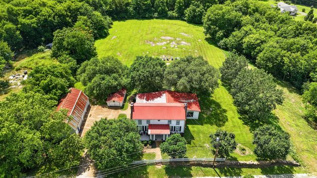 3798 McCandless Rd, Columbia, TN 38401