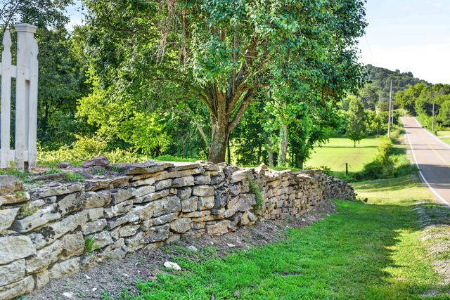 3798 McCandless Rd, Columbia, TN 38401