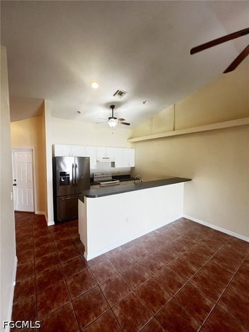 213 SE 23rd PL, Cape Coral, FL 33990