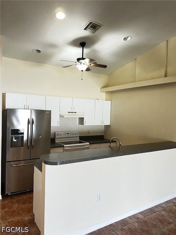 213 SE 23rd PL, Cape Coral, FL 33990