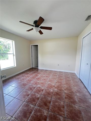 213 SE 23rd PL, Cape Coral, FL 33990