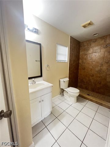 213 SE 23rd PL, Cape Coral, FL 33990