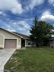 213 SE 23rd PL, Cape Coral, FL 33990