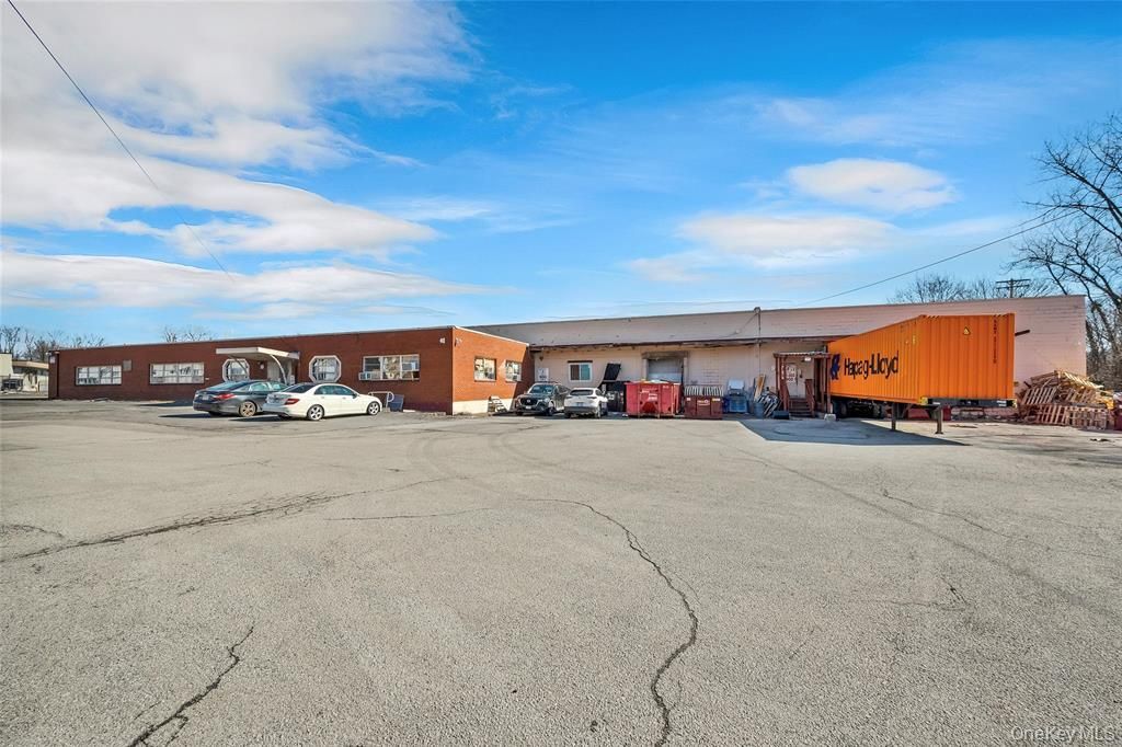 110 Industrial B, New Windsor, NY 12553 — exterior
