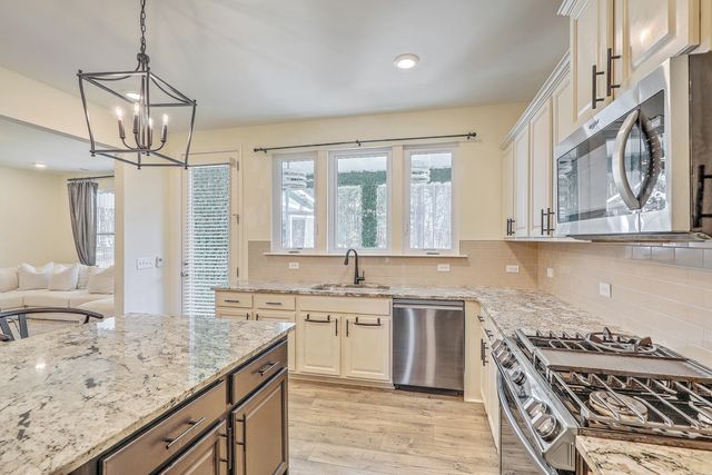 1032 Magnolia Warbler Way, Ravenel, SC 29470