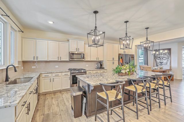 1032 Magnolia Warbler Way, Ravenel, SC 29470