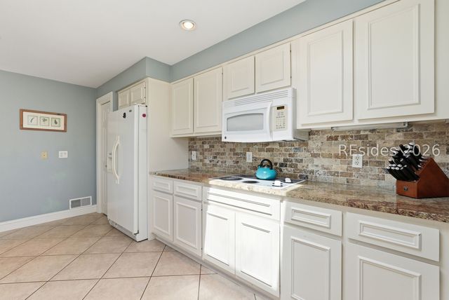 34 N Live Oak Rd, Hilton Head Island, SC 29928