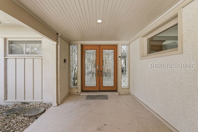 34 N Live Oak Rd, Hilton Head Island, SC 29928