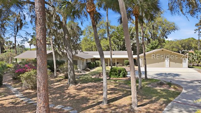 34 N Live Oak Rd, Hilton Head Island, SC 29928