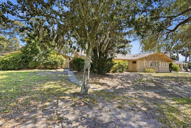 34 N Live Oak Rd, Hilton Head Island, SC 29928