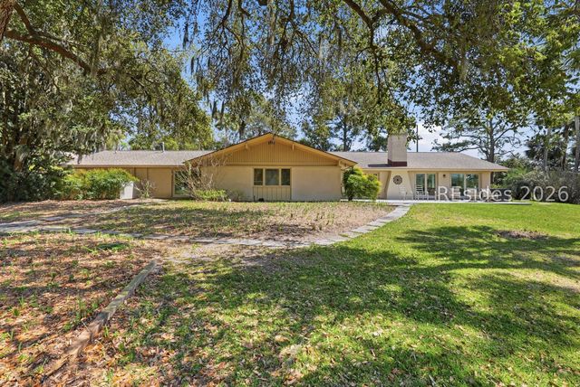 34 N Live Oak Rd, Hilton Head Island, SC 29928