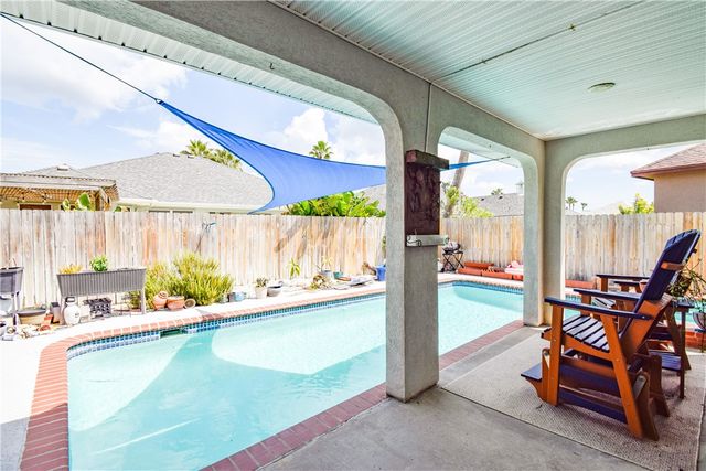 13850 Eaglesnest Bay Dr, Corpus Christi, TX 78418