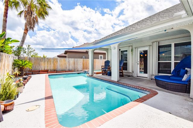 13850 Eaglesnest Bay Dr, Corpus Christi, TX 78418