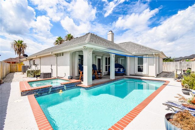 13850 Eaglesnest Bay Dr, Corpus Christi, TX 78418