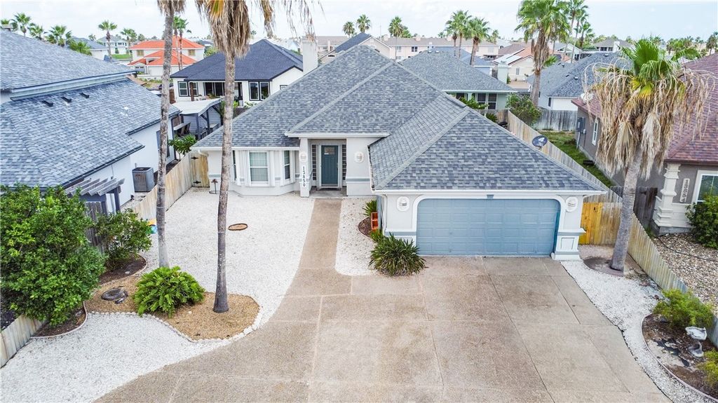 13850 Eaglesnest Bay Dr, Corpus Christi, TX 78418