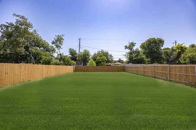 903 S Ayers Avenue, Fort Worth, TX 76103