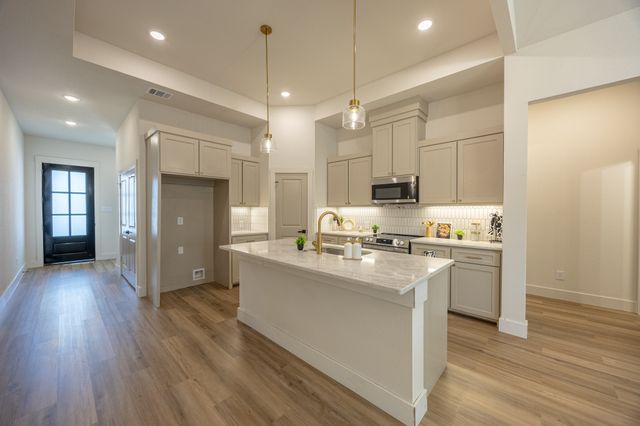 903 S Ayers Avenue, Fort Worth, TX 76103