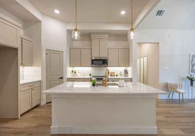 903 S Ayers Avenue, Fort Worth, TX 76103