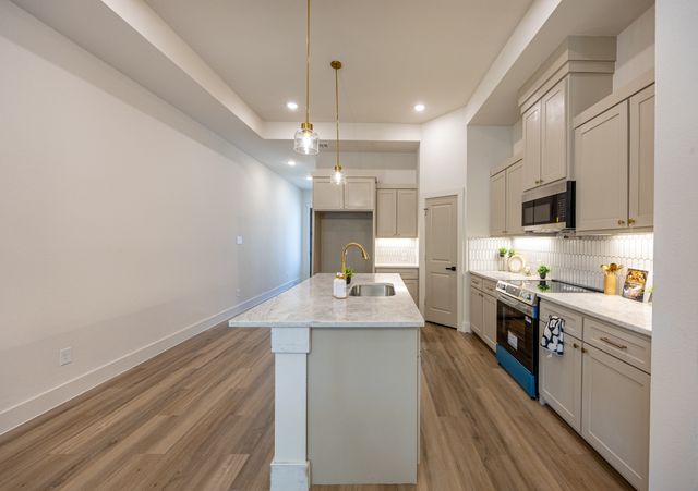 903 S Ayers Avenue, Fort Worth, TX 76103