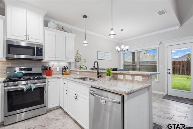 225 Patience Ave., Lindale, TX 75771