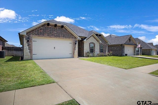 225 Patience Ave., Lindale, TX 75771