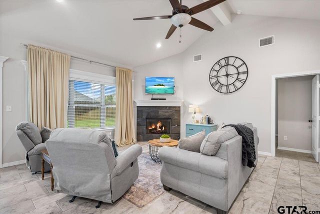 225 Patience Ave., Lindale, TX 75771