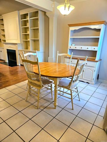 1018 W Holland Avenue, White Hall, AR 71602