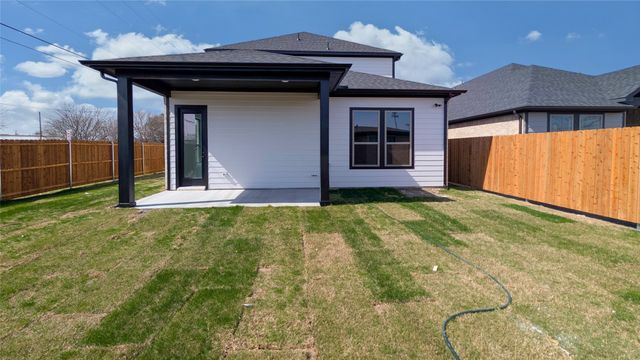 2339 4th Street, Grand Prairie, TX 75051