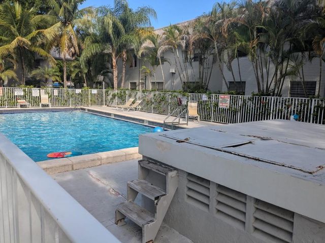 17367 SW 95th Avenue 17367, Palmetto Bay, FL 33157