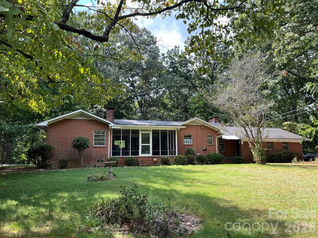 521 Courtney Lane, Matthews, NC 28105