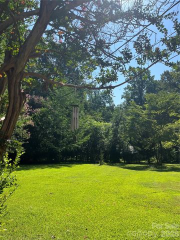 521 Courtney Lane, Matthews, NC 28105
