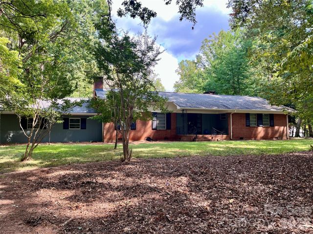 521 Courtney Lane, Matthews, NC 28105