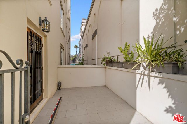 1424 N Crescent Heights Boulevard 28, West Hollywood, CA 90046