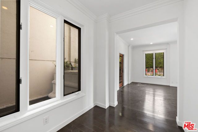 1424 N Crescent Heights Boulevard 28, West Hollywood, CA 90046