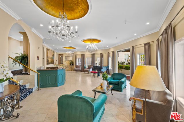 1424 N Crescent Heights Boulevard 28, West Hollywood, CA 90046