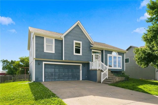 19985 CRESTONE Street, Spring Hill, KS 66083