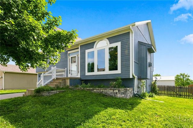 19985 CRESTONE Street, Spring Hill, KS 66083