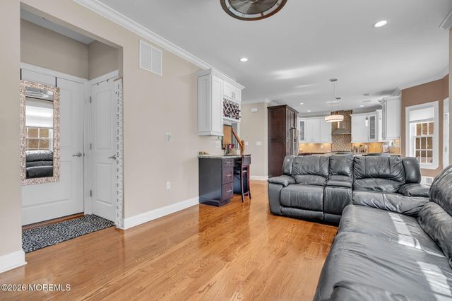 22 Wicker Place, Morganville, NJ 07751