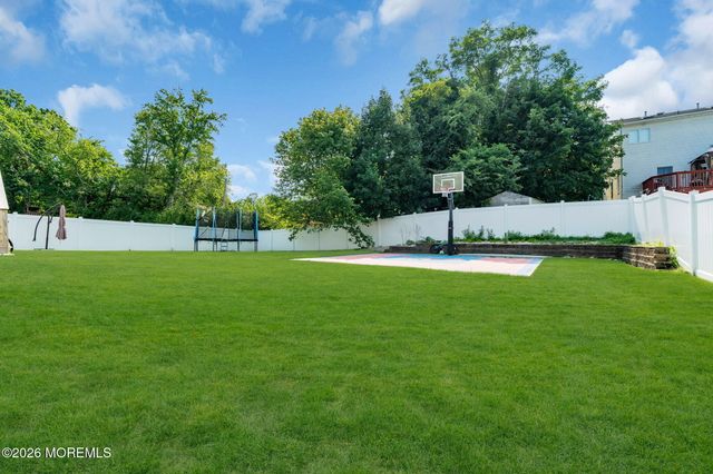 22 Wicker Place, Morganville, NJ 07751