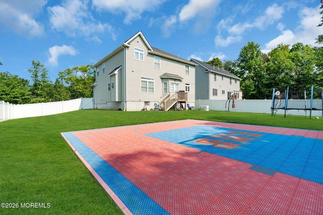 22 Wicker Place, Morganville, NJ 07751