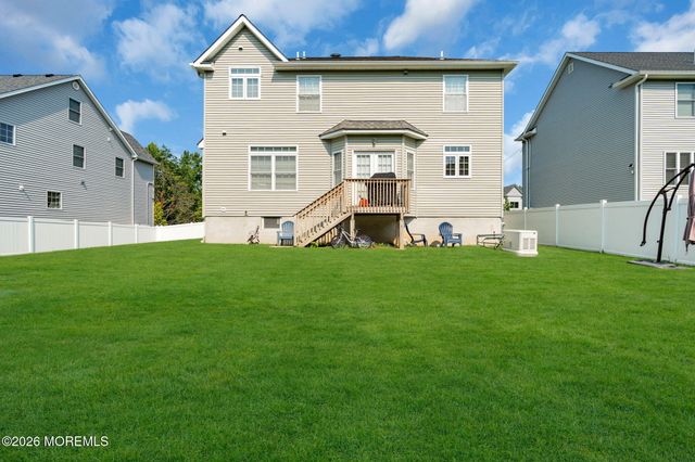 22 Wicker Place, Morganville, NJ 07751