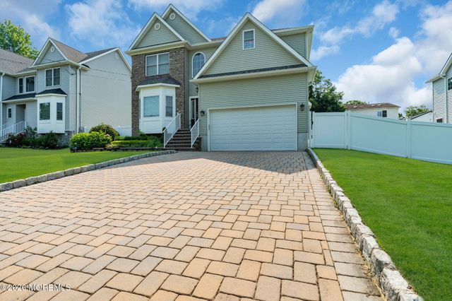 22 Wicker Place, Morganville, NJ 07751
