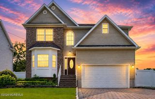 22 Wicker Place, Morganville, NJ 07751