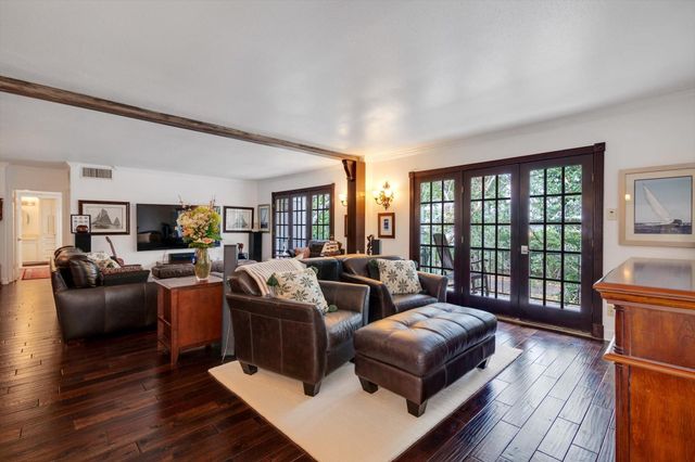 2224 S Piney Point Road 218, Houston, TX 77063