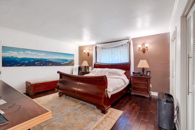 2224 S Piney Point Road 218, Houston, TX 77063