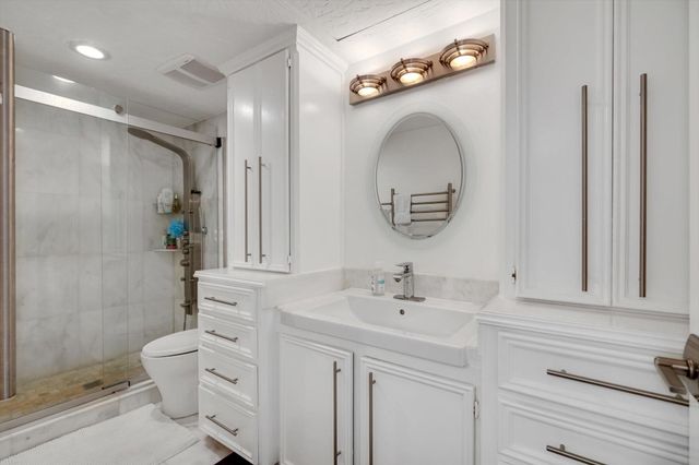 2224 S Piney Point Road 218, Houston, TX 77063