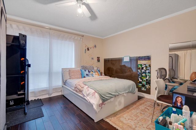 2224 S Piney Point Road 218, Houston, TX 77063