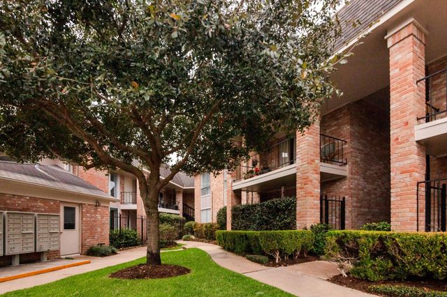 2224 S Piney Point Road 218, Houston, TX 77063