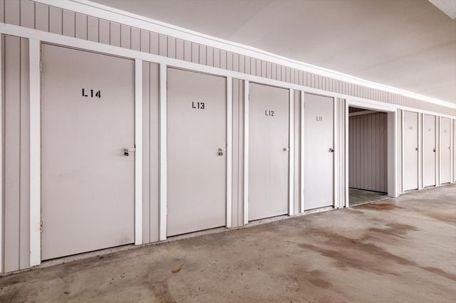 2224 S Piney Point Road 218, Houston, TX 77063